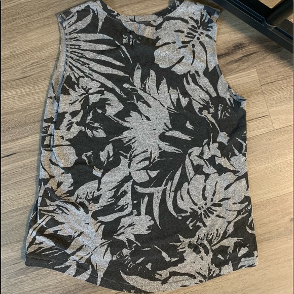 ANTHROPOLOGIE ♡ Sol Angeles X Anthropologie Black Tropical Leaf Tank Top - Picture 5 of 7